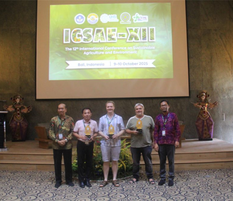 Steve, centre, at ICSAE-XII